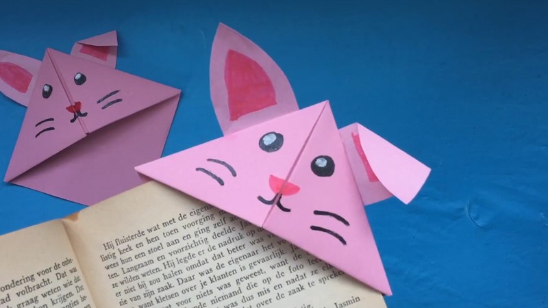 Origami hoek boekenlegger vouwen