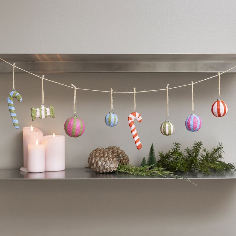 Lichtgewicht kerstdecoraties maken met papiermaché
