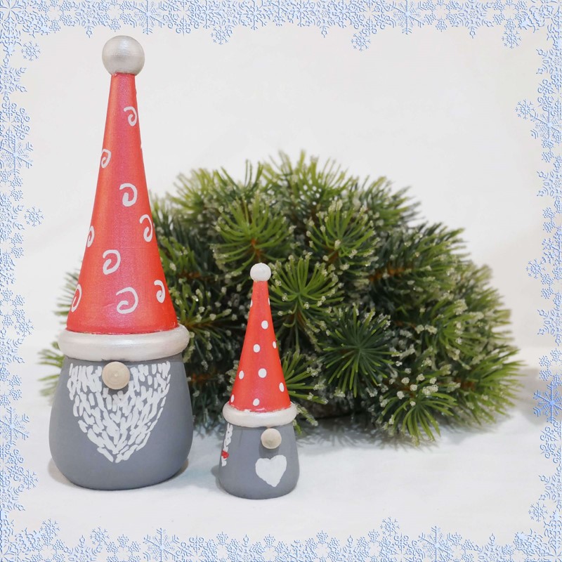 Houten kerstkabouters geverfd met acrylverf