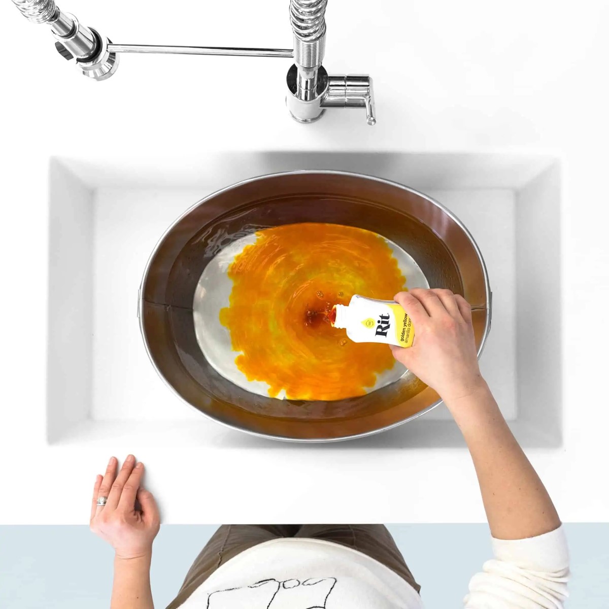 Hoe verf je textiel met Rit Liquid Verf?