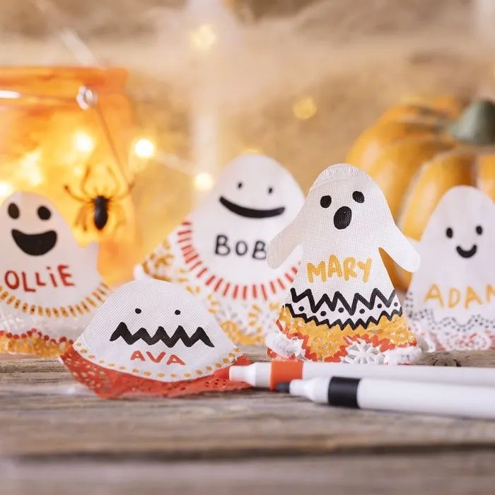 Spookachtige naamkaarten voor Halloween