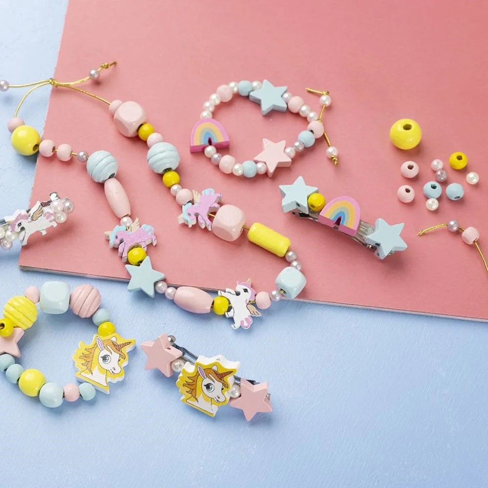 Sieraden met houten- en waskralen