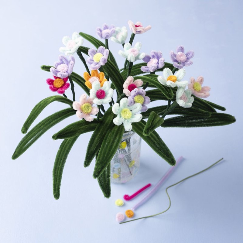Eenvoudige bloemen van pijpenragers